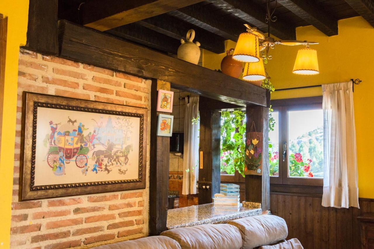 El Nido Del Mirlo Villa Casarejos Buitenkant foto